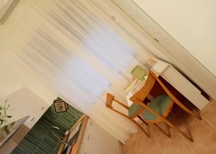 Residenza Casa Nel Verde * 拉默齐亚泰尔默